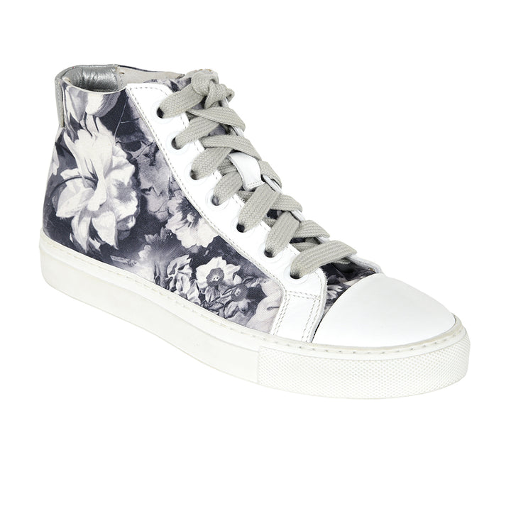 Art. 604 white/white grey flowers 